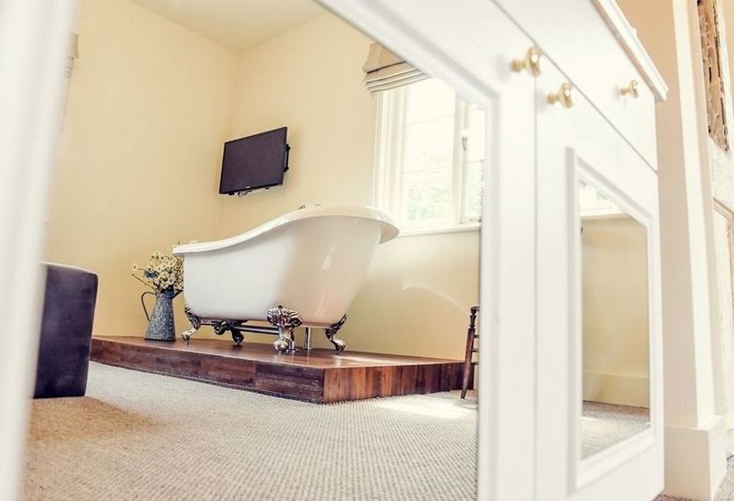 簡易ホテル The Nest  And Restaurant