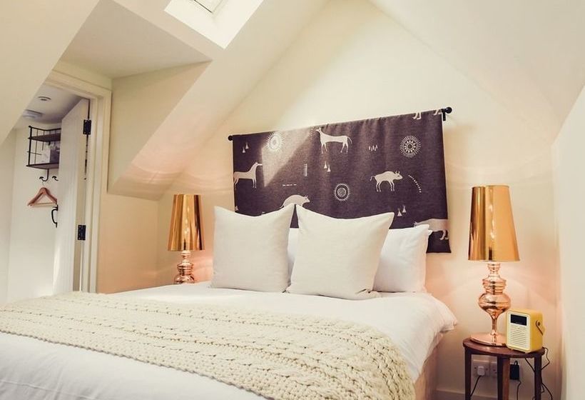 簡易ホテル The Nest  And Restaurant