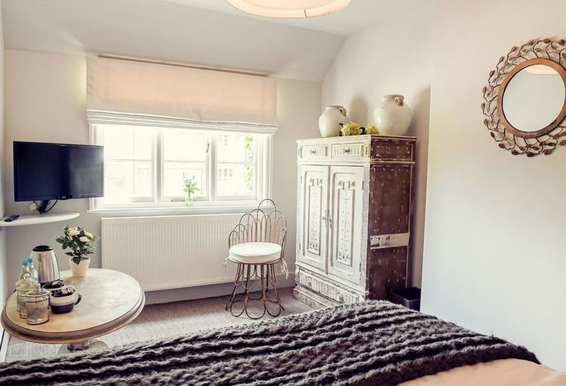 簡易ホテル The Nest  And Restaurant