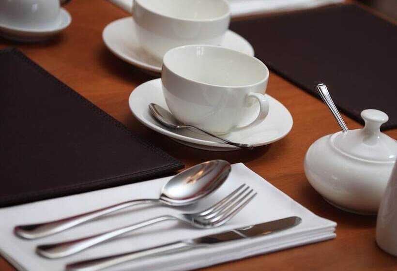 Virginia House Bed And Breakfast