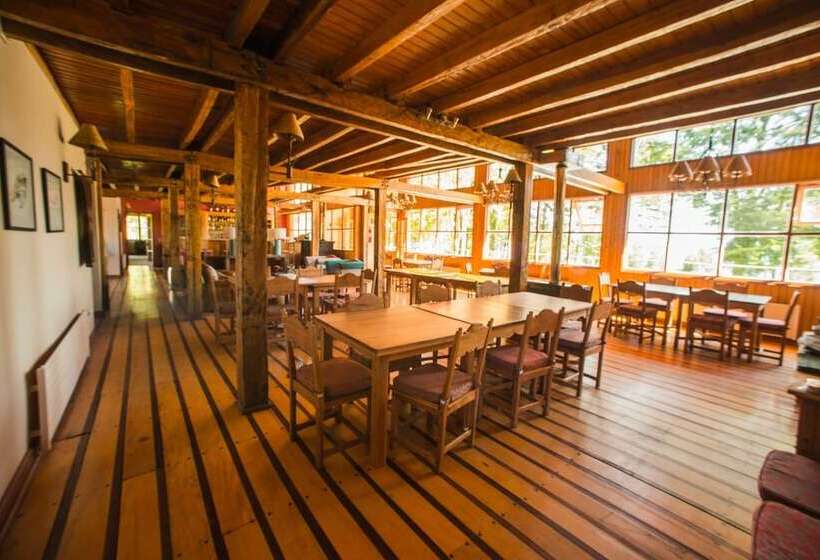 فندق Yelcho En La Patagonia