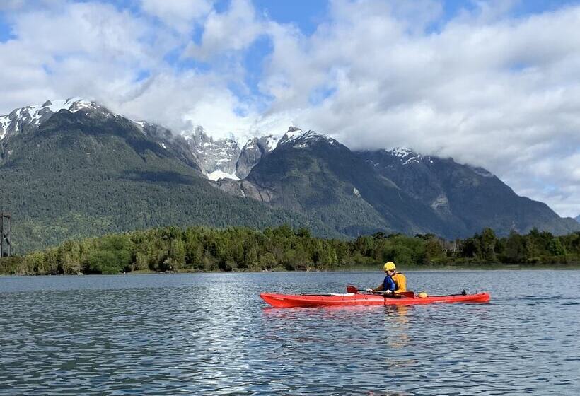 فندق Yelcho En La Patagonia