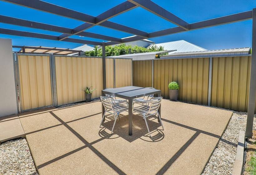 112 Olive Apartments