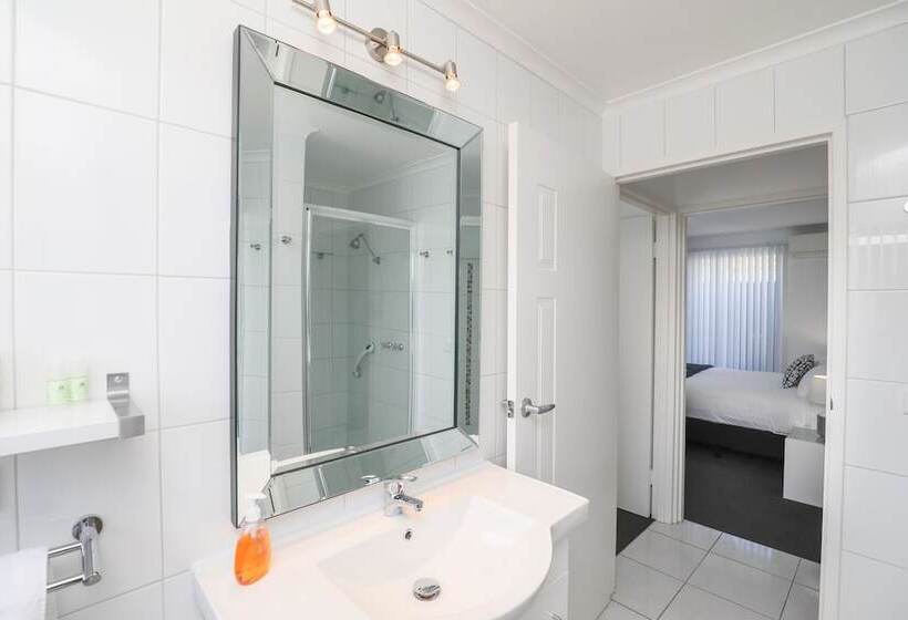 112 Olive Apartments