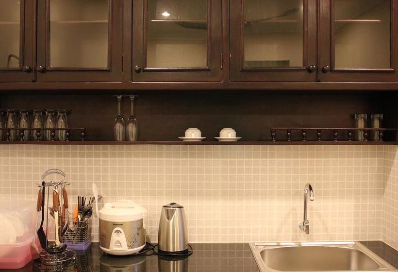 9 Dragon Hotel & Restaurant