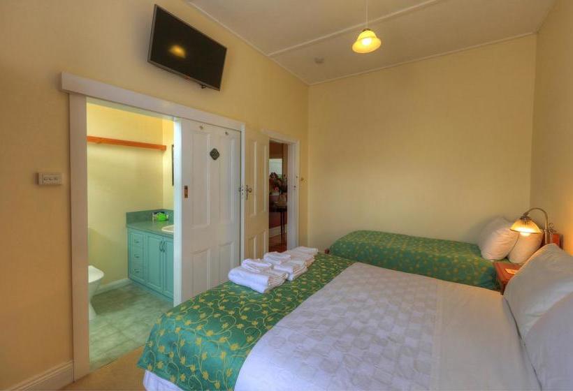 Acacia Bed And Breakfast