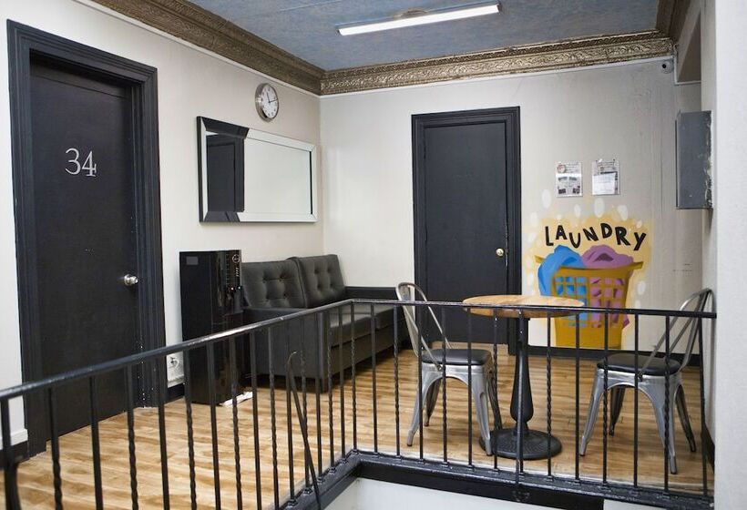 Samesun Hollywood Hotel & Hostel