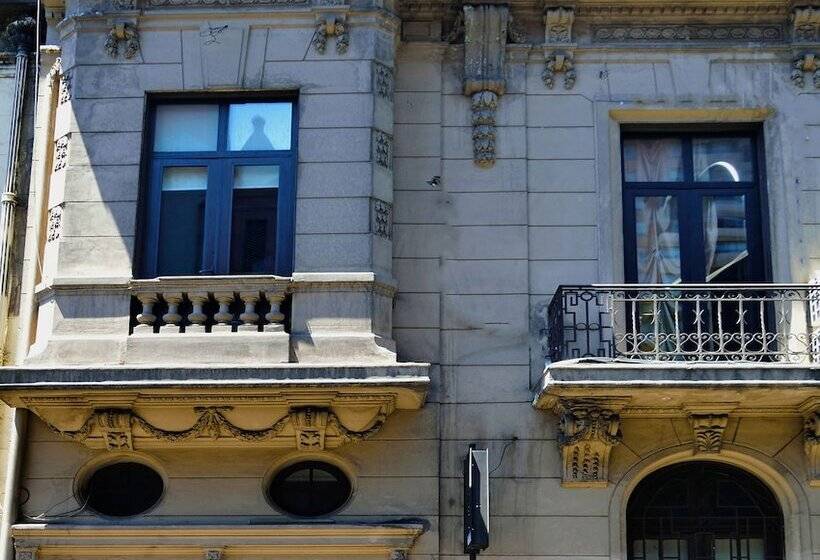 הוסטל Santiago Backpackers