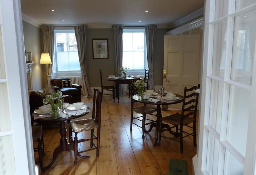 Bed and Breakfast B And B At Witney House