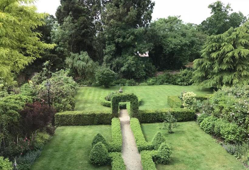 Bed and Breakfast B And B At Witney House