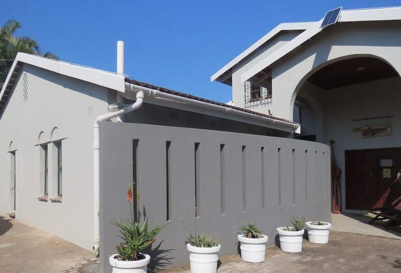 Bed and Breakfast Beachcomber Bay Guest House In South Africa