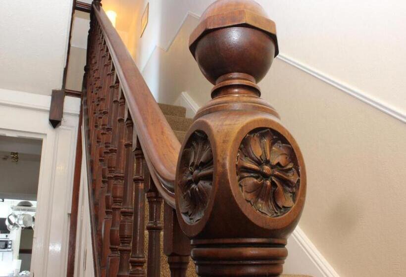 ベッドアンドブレックファースト Invernook