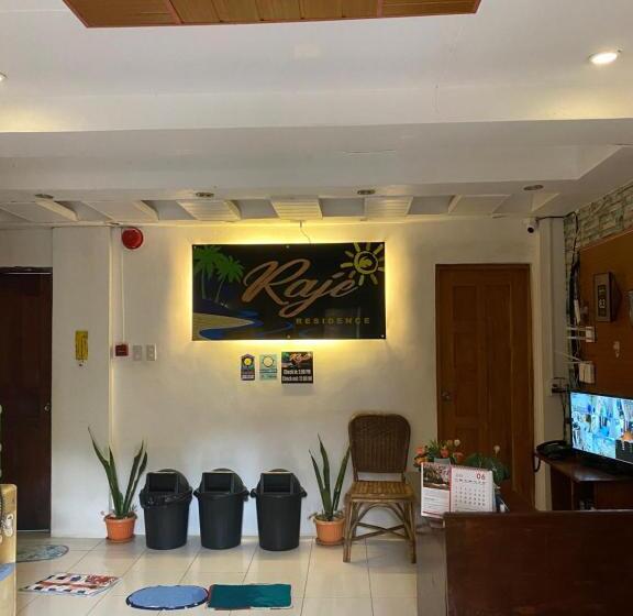 تختخواب و صبحانه Raje Residence