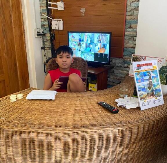 تختخواب و صبحانه Raje Residence