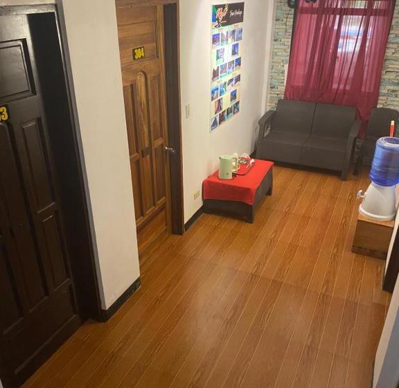 تختخواب و صبحانه Raje Residence