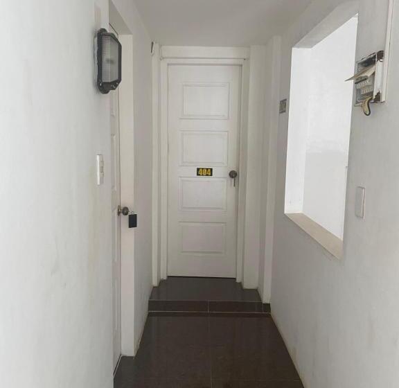 تختخواب و صبحانه Raje Residence