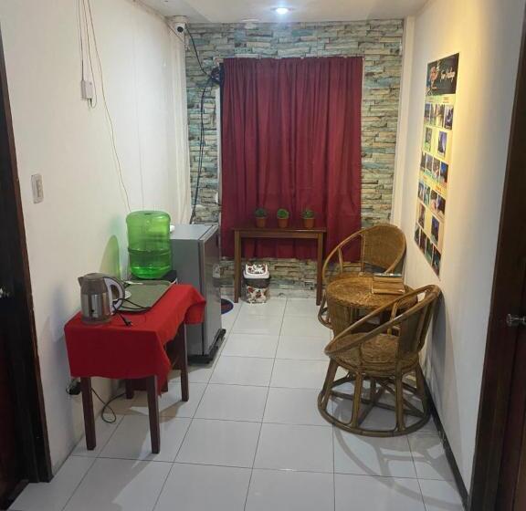 تختخواب و صبحانه Raje Residence