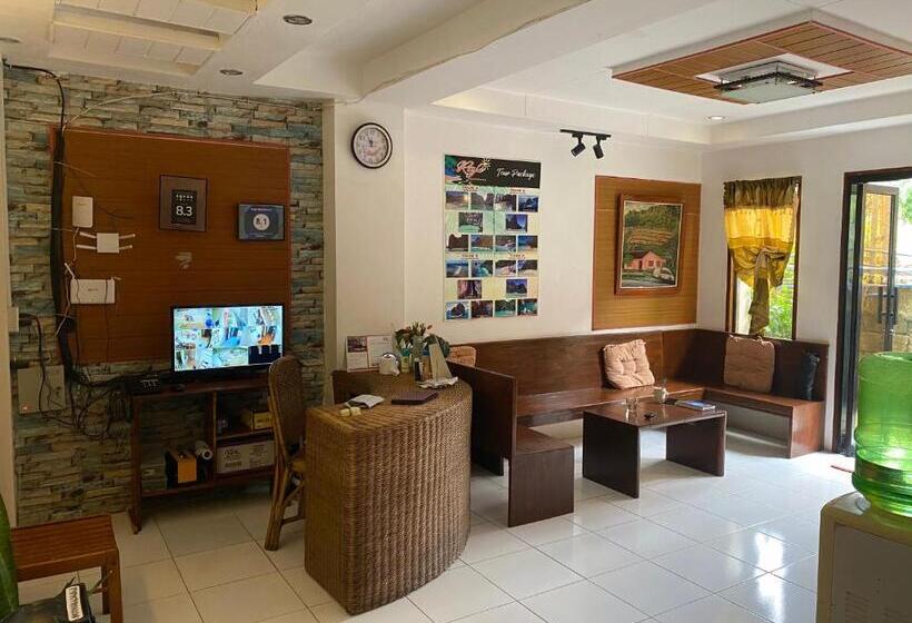 تختخواب و صبحانه Raje Residence