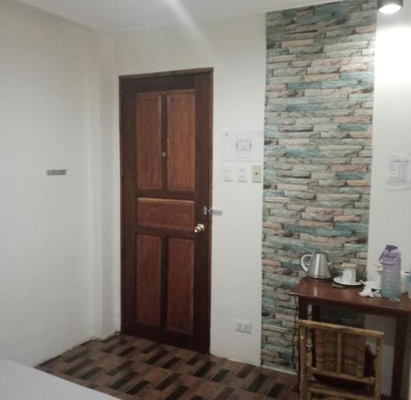 تختخواب و صبحانه Raje Residence