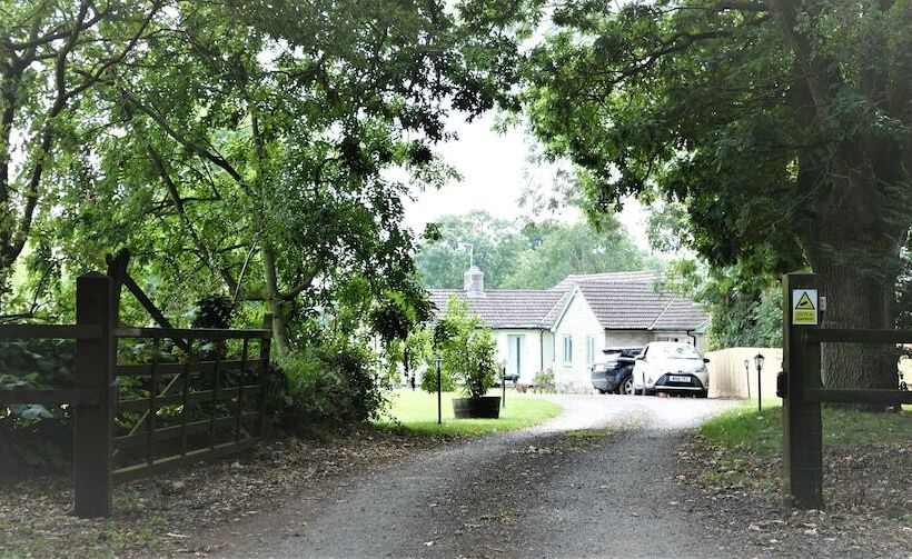 مبيت وإفطار The Willows