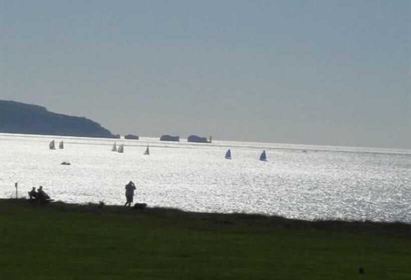 ベッドアンドブレックファースト Watersedge Guest House