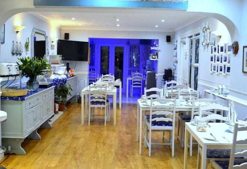 ベッドアンドブレックファースト Watersedge Guest House