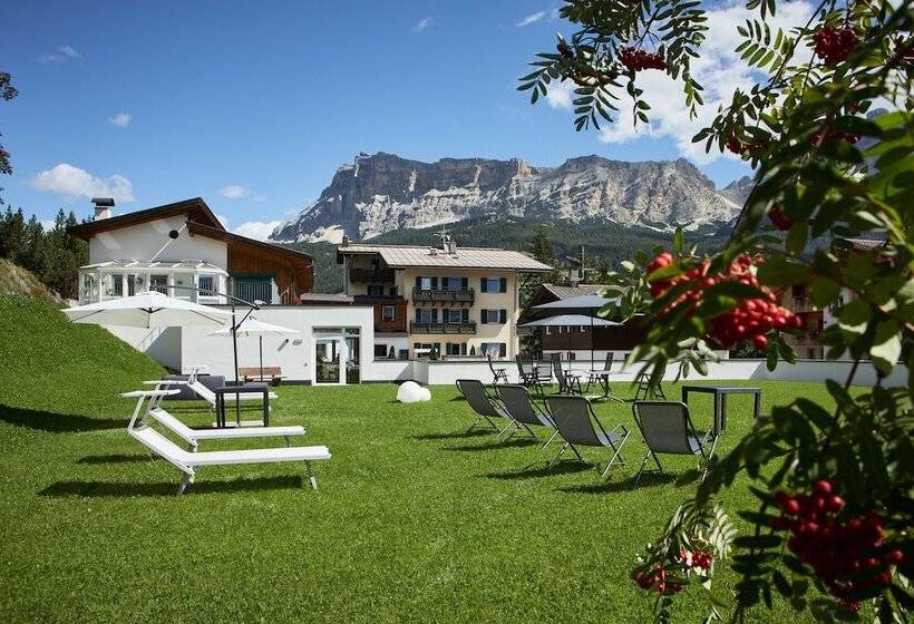 Dolomites Wellness Hotel Savoy