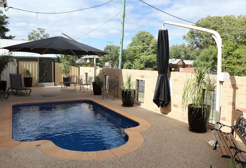 Emerald Central Palms Motel