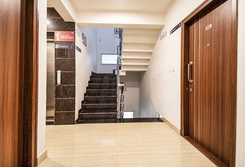 Fabhotel Oakwoods Serai