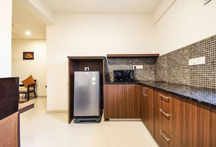 Fabhotel Oakwoods Serai