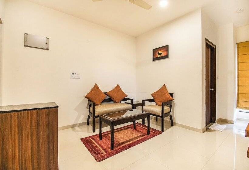 Fabhotel Oakwoods Serai