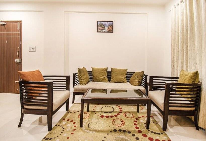 Fabhotel Oakwoods Serai