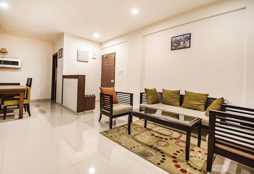 Fabhotel Oakwoods Serai