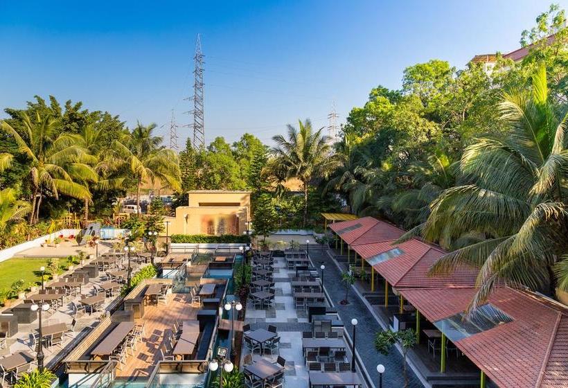 בית מלון כפרי Fab Rajwada Baner