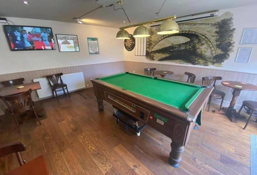 簡易ホテル The Cricketers Arms