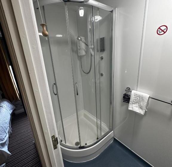 簡易ホテル The Cricketers Arms