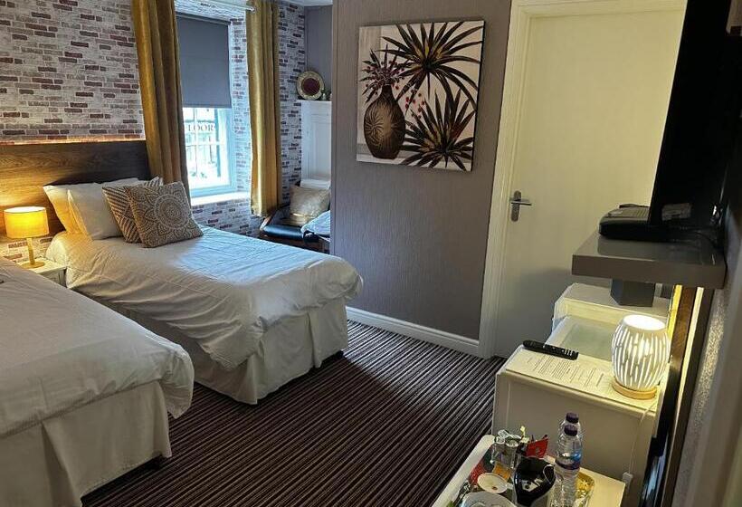 簡易ホテル The Cricketers Arms