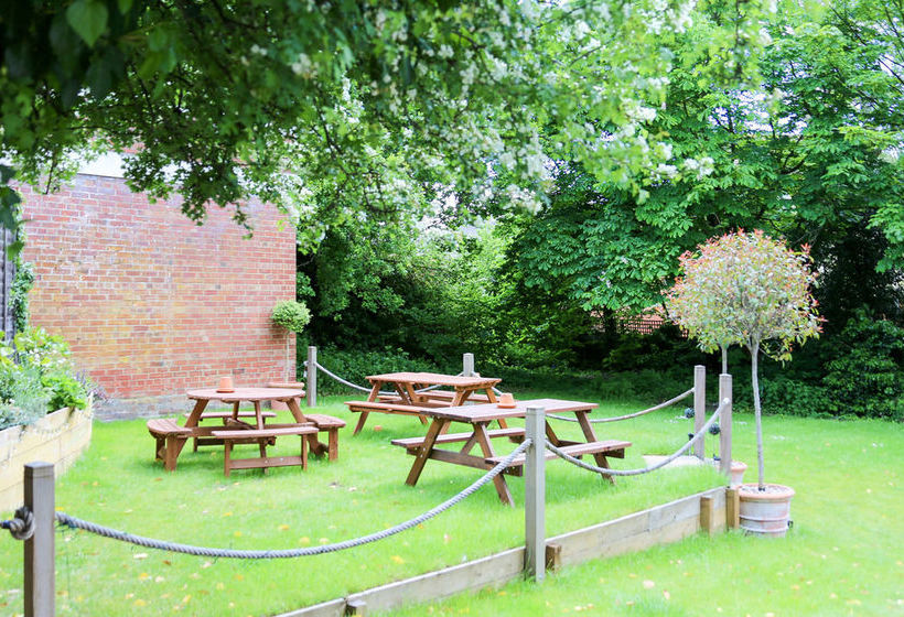 簡易ホテル The Alexandra Pub