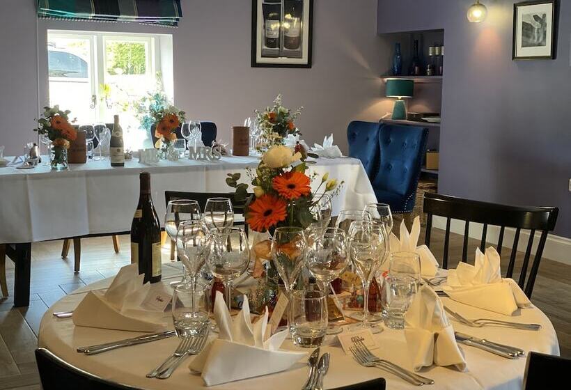 פונדק The Bell At Skenfrith