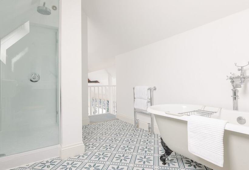 פונדק The Bell At Skenfrith