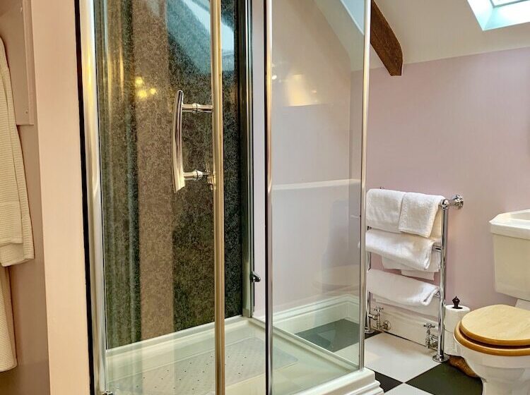 פונדק The Bell At Skenfrith