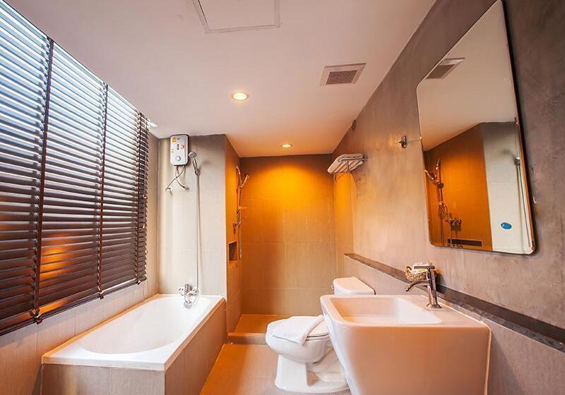 Отель B2 Sea View Pattaya Boutique & Budget