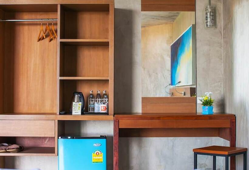 Отель B2 Sea View Pattaya Boutique & Budget