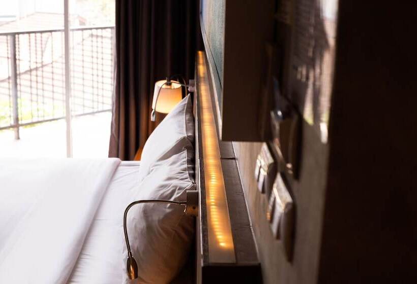 Отель B2 Sea View Pattaya Boutique & Budget