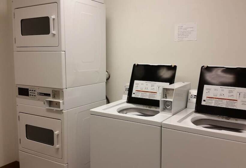 ホテル Baymont By Wyndham Williston