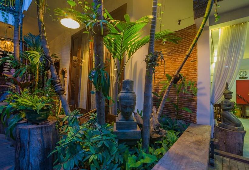 Отель Cambana D'angkor Suites