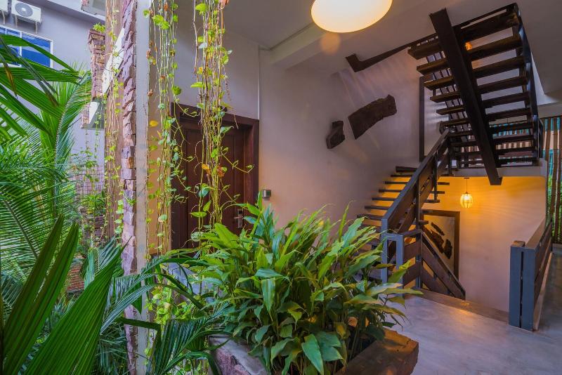 Отель Cambana D'angkor Suites