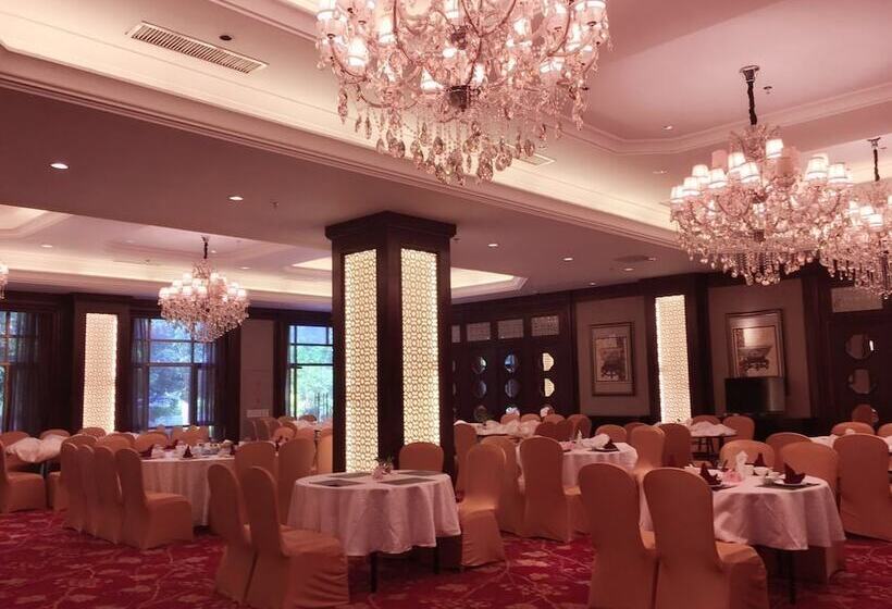 호텔 Country Garden Holiday