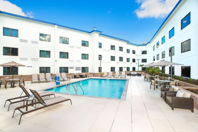 فندق Courtyard By Marriott Redwood City