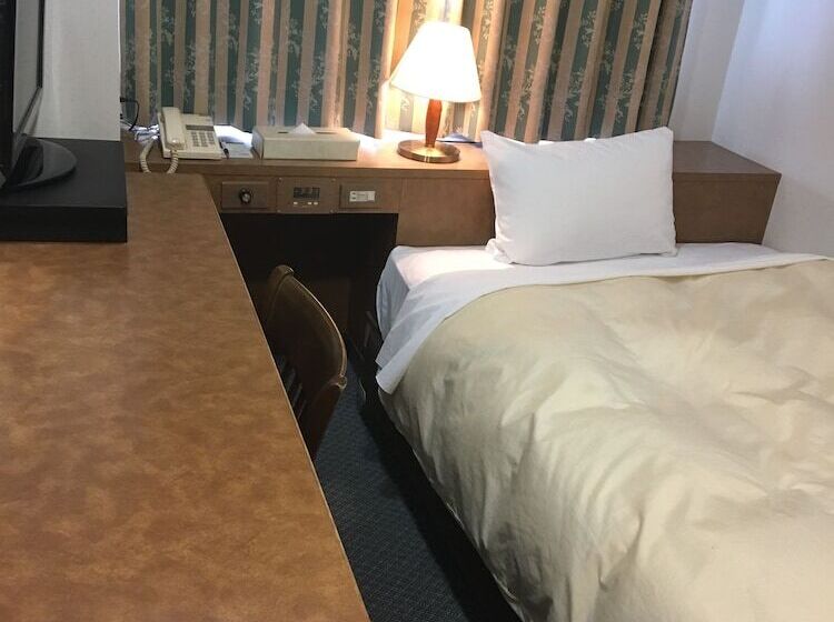 בית מלון כפרי Crown Hills Matsuyama